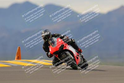 media/Sep-11-2022-SoCal Trackdays (Sun) [[81b7e951af]]/Turn 9 (930am)/